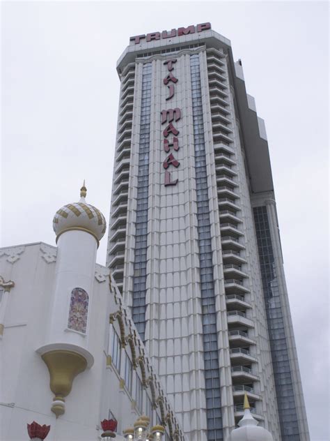 The Latest: Atlantic City’s Trump Taj Mahal casino closes.